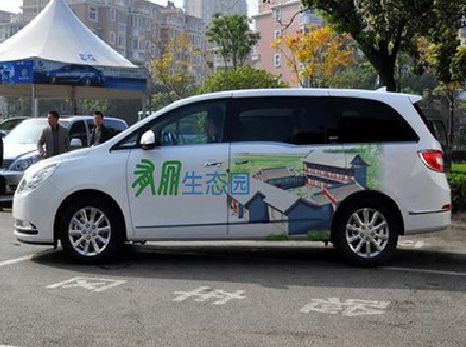 洛宁户外车贴喷绘如何保持效果?